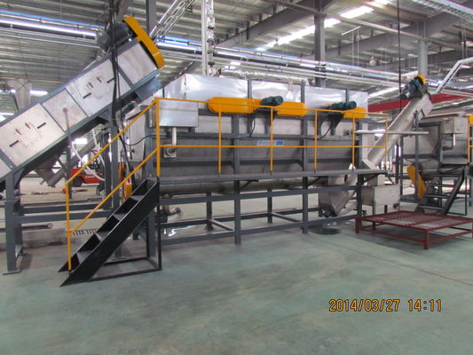 CE Plastic Recycling Crusher , 2000kg/H PET Bottle Recycling Line