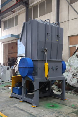 9CrSi Blade Plastic Bottle Crusher , 0.5t/H Plastic Shredder Granulator