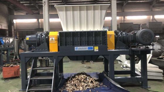 18.5kw Twin Shaft Shredder Machine  , Durable tyre shredding machine