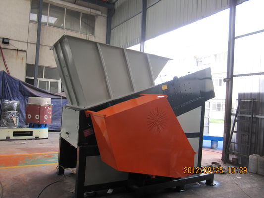 CE Plastic Lumps Shredder , Single Shaft Shredder Rotating Length 1600mm